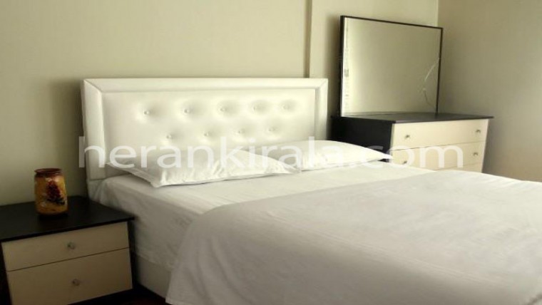 Trabzon maçka'da 3.katta şehir ve nehir manzaralı iki yatak odalı balkonlu daire - 7 kişilik