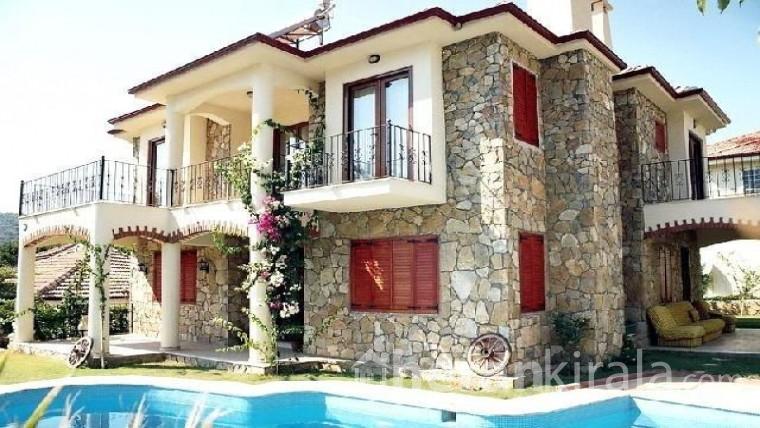 Muğla Fethiye’de özel havuzlu haftalık kiralık lüks villa  