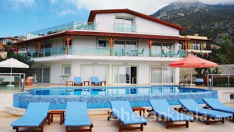 Antalya Kaş’ta lüks  havuzlu kiralık villa    