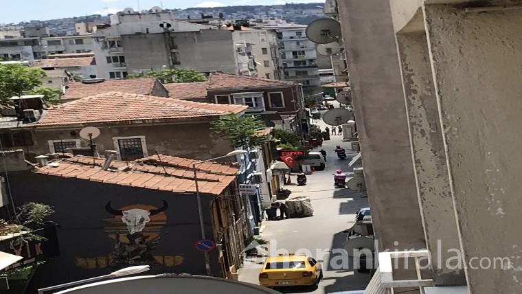 İzmir Alsancak KIBRIS şehitler caddesinde Kiralık LÜX DAİRE full eşyalı klimalı 